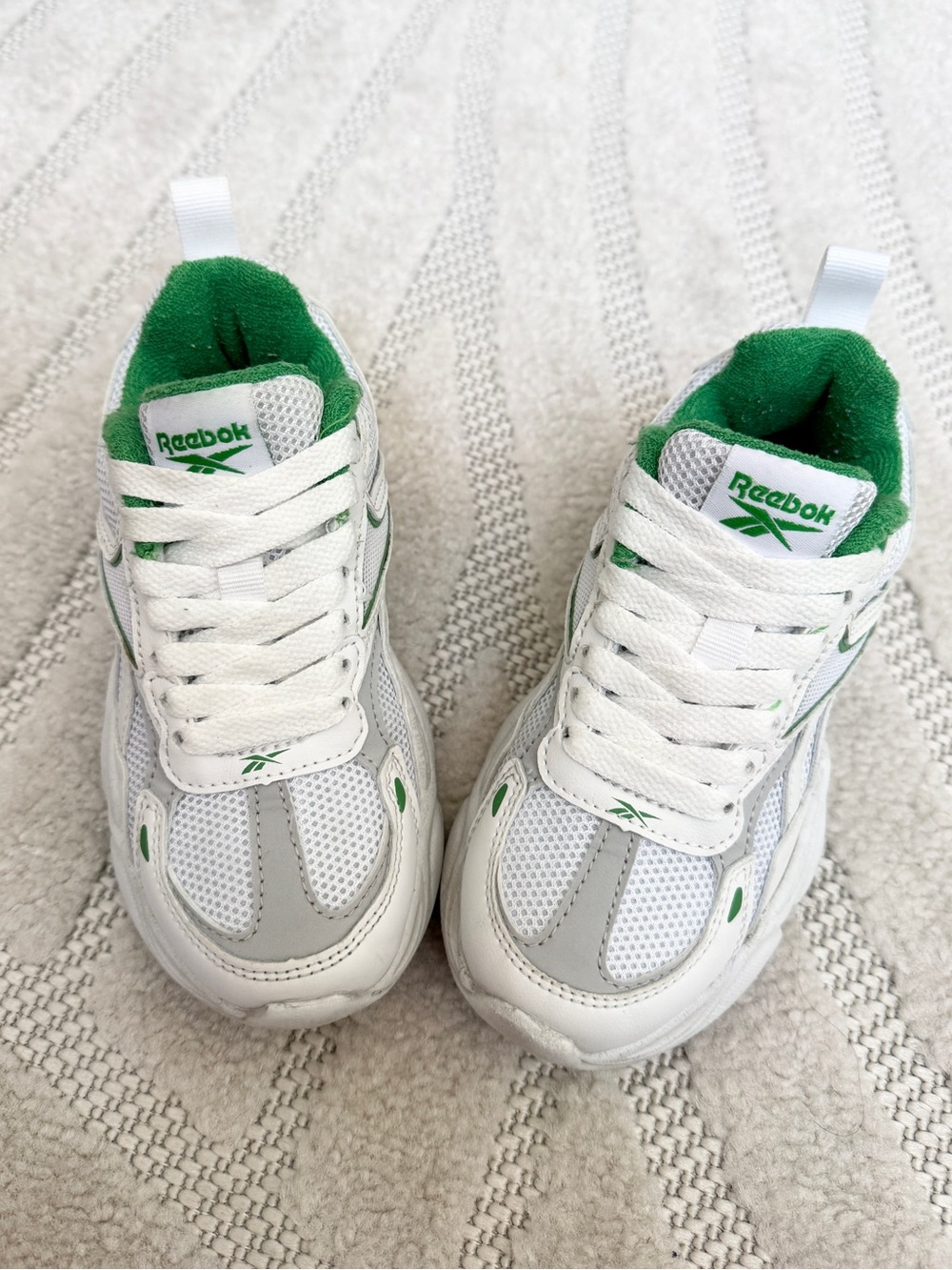 Reebok Kids White Sneakers with Green Accents - Picture 5 of 6
